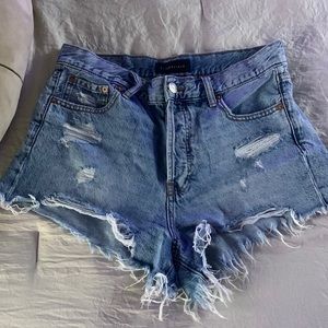 Women’s aeropostale “boyfriend short”.